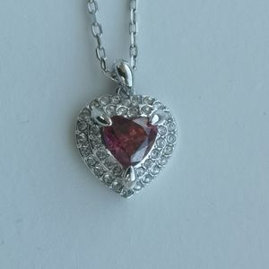 Swavorski heart necklace
